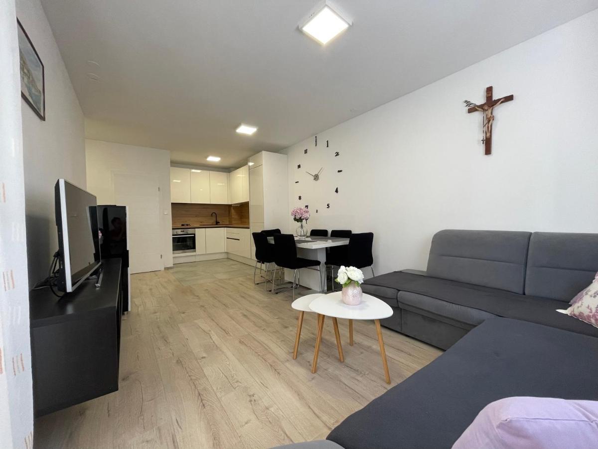 The Big Terrace Apartment Макарска Екстериор снимка